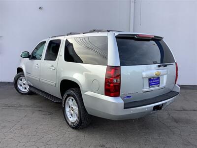 2013 Chevrolet Suburban LT   - Photo 4 - Crest Hill, IL 60403