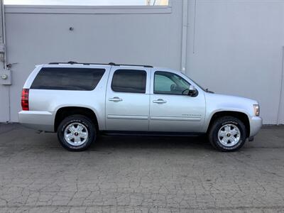2013 Chevrolet Suburban LT   - Photo 9 - Crest Hill, IL 60403