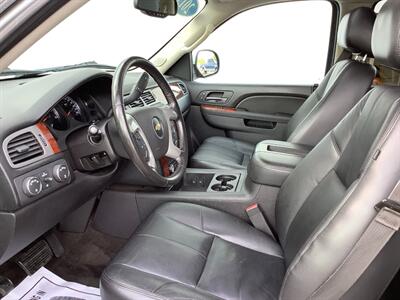 2013 Chevrolet Suburban LT   - Photo 15 - Crest Hill, IL 60403