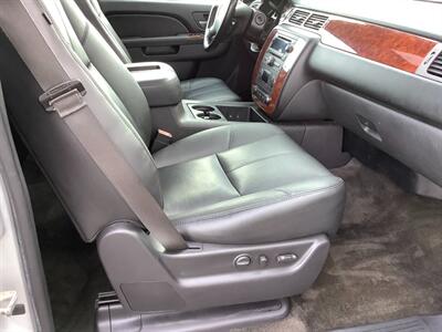 2013 Chevrolet Suburban LT   - Photo 30 - Crest Hill, IL 60403