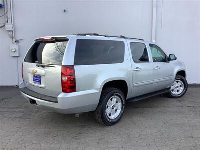 2013 Chevrolet Suburban LT   - Photo 8 - Crest Hill, IL 60403