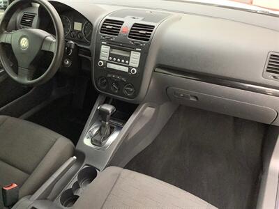 2009 Volkswagen Rabbit S PZEV - Photo 28 - Crest Hill, IL 60403