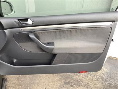 2009 Volkswagen Rabbit S PZEV - Photo 20 - Crest Hill, IL 60403