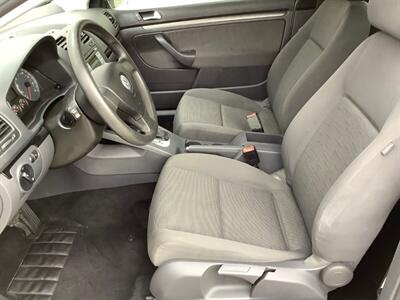 2009 Volkswagen Rabbit S PZEV - Photo 12 - Crest Hill, IL 60403