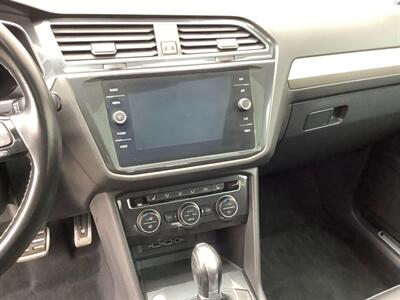 2019 Volkswagen Tiguan SE 4Motion - Photo 7 - Crest Hill, IL 60403