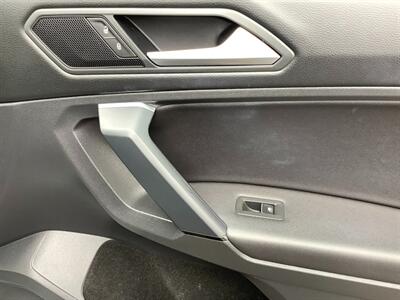 2019 Volkswagen Tiguan SE 4Motion - Photo 43 - Crest Hill, IL 60403