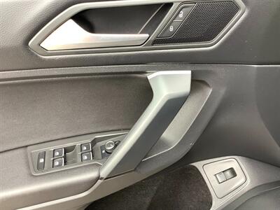 2019 Volkswagen Tiguan SE 4Motion - Photo 5 - Crest Hill, IL 60403