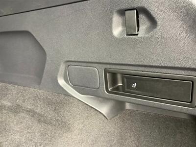 2019 Volkswagen Tiguan SE 4Motion - Photo 52 - Crest Hill, IL 60403