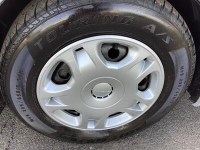 2002 Subaru Legacy L 5 Speed Manual - Photo 19 - Crest Hill, IL 60403