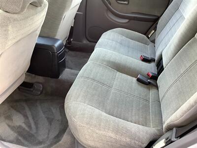 2002 Subaru Legacy L 5 Speed Manual - Photo 37 - Crest Hill, IL 60403