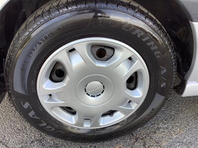 2002 Subaru Legacy L 5 Speed Manual - Photo 18 - Crest Hill, IL 60403