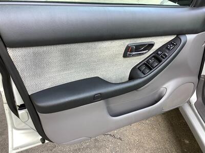 2002 Subaru Legacy L 5 Speed Manual - Photo 27 - Crest Hill, IL 60403