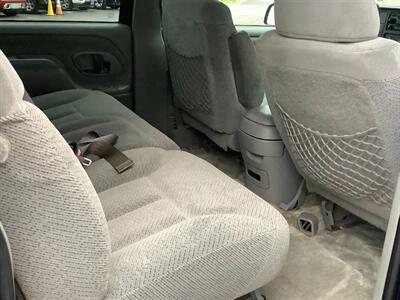 1999 Chevrolet Suburban K2500 LS - Photo 28 - Crest Hill, IL 60403