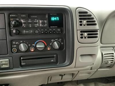 1999 Chevrolet Suburban K2500 LS - Photo 16 - Crest Hill, IL 60403