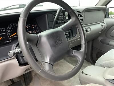1999 Chevrolet Suburban K2500 LS - Photo 19 - Crest Hill, IL 60403
