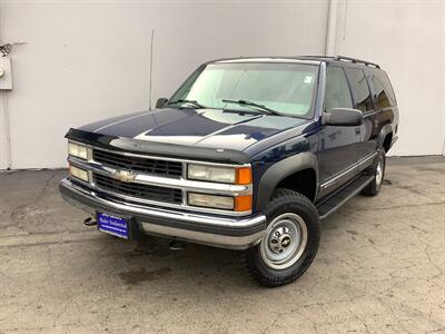 1999 Chevrolet Suburban K2500 LS - Photo 2 - Crest Hill, IL 60403