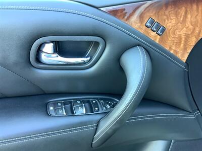 2017 INFINITI QX80 7-Passenger - Photo 13 - Crest Hill, IL 60403