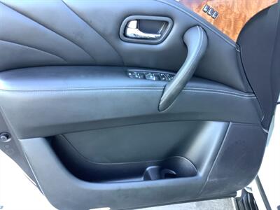 2017 INFINITI QX80 7-Passenger - Photo 12 - Crest Hill, IL 60403