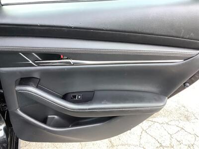 2022 Mazda Mazda3 Sedan Premium - Photo 32 - Crest Hill, IL 60403