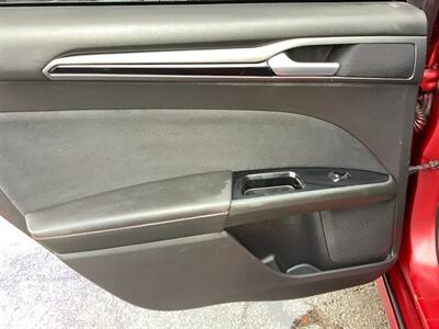 2013 Ford Fusion Titanium   - Photo 16 - Crest Hill, IL 60403