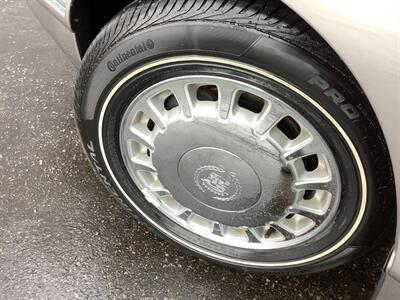 1998 Cadillac DeVille   - Photo 36 - Crest Hill, IL 60403