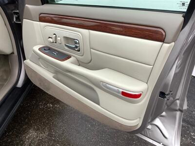 1998 Cadillac DeVille   - Photo 25 - Crest Hill, IL 60403