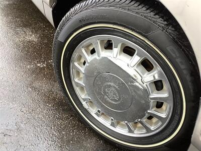 1998 Cadillac DeVille   - Photo 37 - Crest Hill, IL 60403
