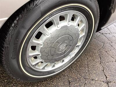 1998 Cadillac DeVille   - Photo 35 - Crest Hill, IL 60403