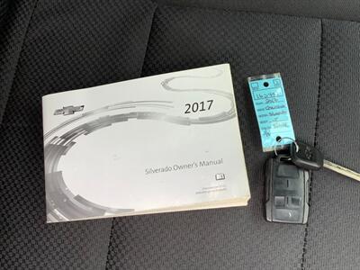 2017 Chevrolet Silverado 1500 LT Z71   - Photo 33 - Crest Hill, IL 60403