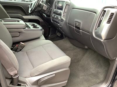 2017 Chevrolet Silverado 1500 LT Z71   - Photo 31 - Crest Hill, IL 60403