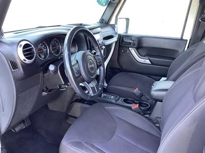 2013 Jeep Wrangler Sahara - Photo 26 - Crest Hill, IL 60403