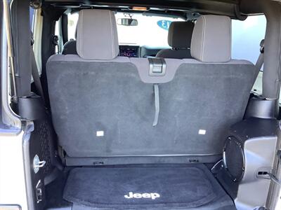 2013 Jeep Wrangler Sahara   - Photo 38 - Crest Hill, IL 60403