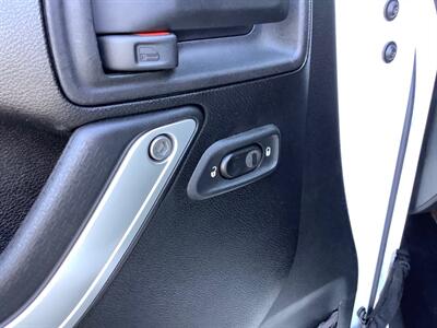 2013 Jeep Wrangler Sahara   - Photo 14 - Crest Hill, IL 60403