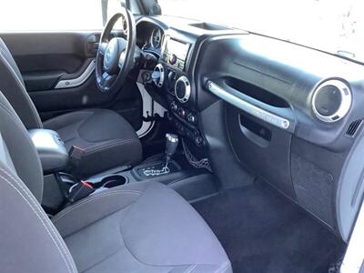 2013 Jeep Wrangler Sahara - Photo 34 - Crest Hill, IL 60403