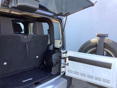 2013 Jeep Wrangler Sahara   - Photo 37 - Crest Hill, IL 60403