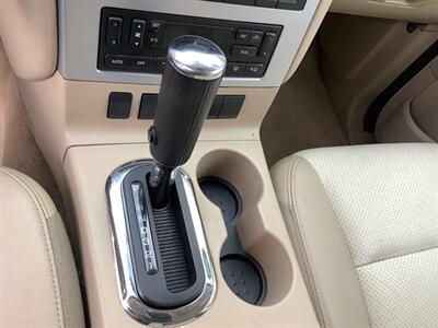 2006 Mercury Mountaineer Luxury   - Photo 17 - Crest Hill, IL 60403