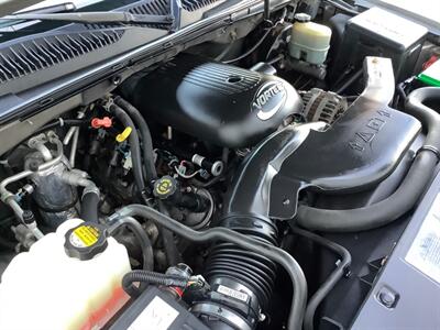 2002 Chevrolet Suburban 1500 LT   - Photo 43 - Crest Hill, IL 60403