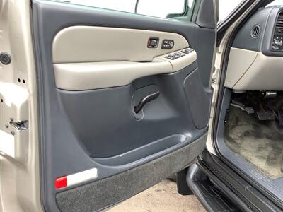 2002 Chevrolet Suburban 1500 LT   - Photo 45 - Crest Hill, IL 60403