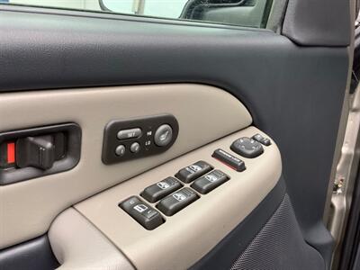 2002 Chevrolet Suburban 1500 LT   - Photo 46 - Crest Hill, IL 60403