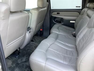 2002 Chevrolet Suburban 1500 LT   - Photo 22 - Crest Hill, IL 60403