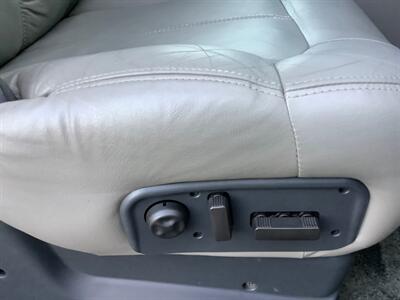 2002 Chevrolet Suburban 1500 LT   - Photo 30 - Crest Hill, IL 60403