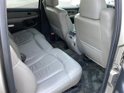 2002 Chevrolet Suburban 1500 LT   - Photo 26 - Crest Hill, IL 60403