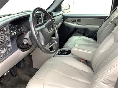 2002 Chevrolet Suburban 1500 LT   - Photo 47 - Crest Hill, IL 60403