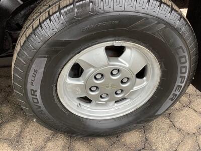 2002 Chevrolet Suburban 1500 LT   - Photo 68 - Crest Hill, IL 60403