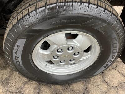 2002 Chevrolet Suburban 1500 LT   - Photo 70 - Crest Hill, IL 60403