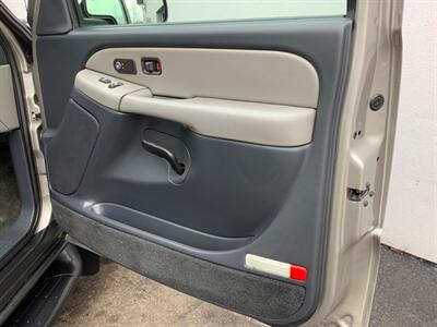 2002 Chevrolet Suburban 1500 LT   - Photo 60 - Crest Hill, IL 60403