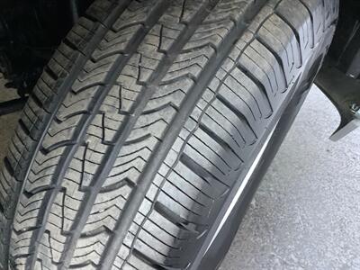 2002 Chevrolet Suburban 1500 LT   - Photo 40 - Crest Hill, IL 60403