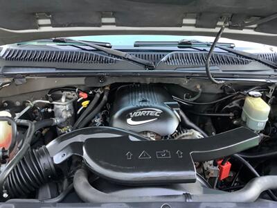 2002 Chevrolet Suburban 1500 LT   - Photo 41 - Crest Hill, IL 60403