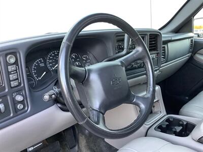 2002 Chevrolet Suburban 1500 LT   - Photo 18 - Crest Hill, IL 60403