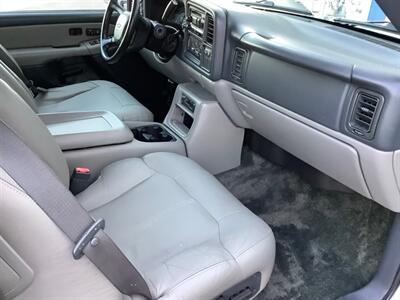 2002 Chevrolet Suburban 1500 LT   - Photo 29 - Crest Hill, IL 60403